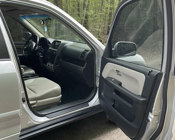 Сірий Хонда СРВ, об'ємом двигуна 2 л та пробігом 330 тис. км за 7500 $, фото 16 на Automoto.ua