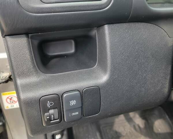 Серый Хонда СРВ, объемом двигателя 2.2 л и пробегом 317 тыс. км за 7500 $, фото 11 на Automoto.ua