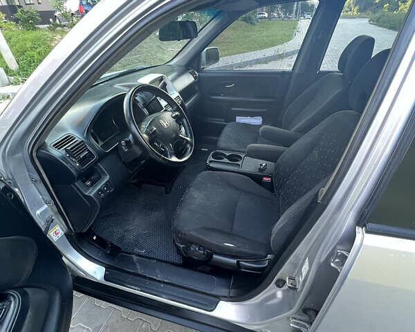 Сірий Хонда СРВ, об'ємом двигуна 2 л та пробігом 350 тис. км за 5999 $, фото 4 на Automoto.ua