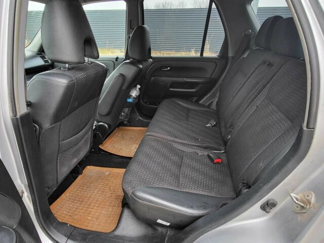 Сірий Хонда СРВ, об'ємом двигуна 2.2 л та пробігом 216 тис. км за 4257 $, фото 10 на Automoto.ua