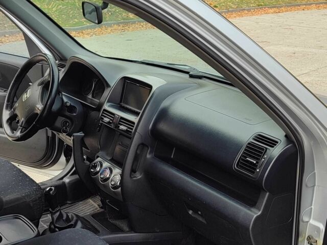 Серый Хонда СРВ, объемом двигателя 2 л и пробегом 254 тыс. км за 8700 $, фото 8 на Automoto.ua