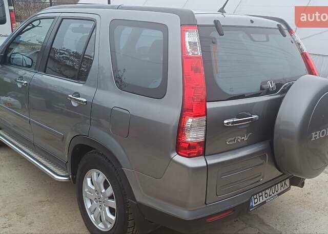 Серый Хонда СРВ, объемом двигателя 2 л и пробегом 256 тыс. км за 7500 $, фото 3 на Automoto.ua