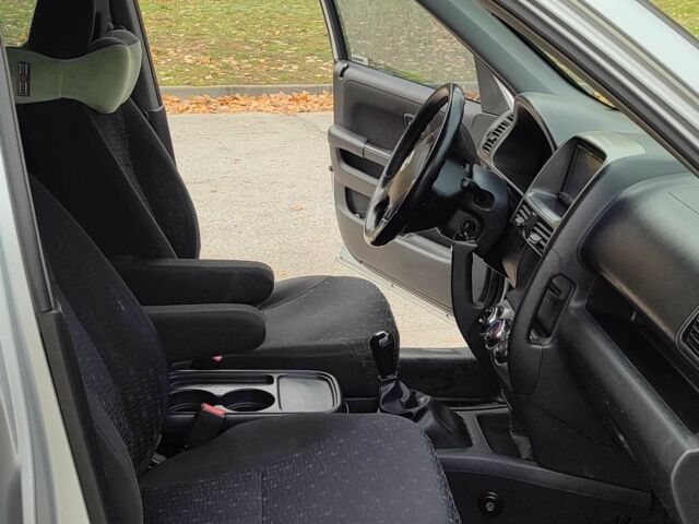 Серый Хонда СРВ, объемом двигателя 2 л и пробегом 254 тыс. км за 8700 $, фото 9 на Automoto.ua