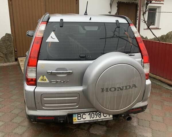 Серый Хонда СРВ, объемом двигателя 2 л и пробегом 335 тыс. км за 7800 $, фото 4 на Automoto.ua