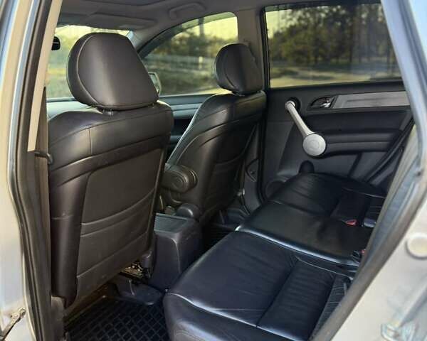 Серый Хонда СРВ, объемом двигателя 2 л и пробегом 277 тыс. км за 10500 $, фото 4 на Automoto.ua