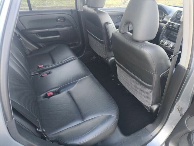 Серый Хонда СРВ, объемом двигателя 2.2 л и пробегом 259 тыс. км за 3200 $, фото 4 на Automoto.ua