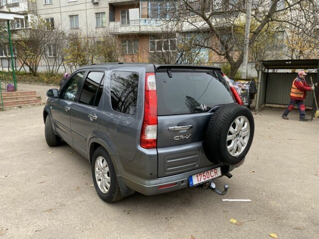 Серый Хонда СРВ, объемом двигателя 2.2 л и пробегом 333 тыс. км за 3200 $, фото 2 на Automoto.ua