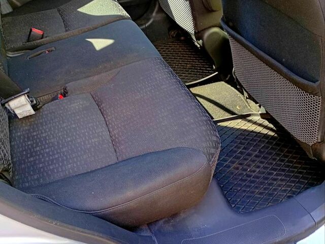 Сірий Хонда СРВ, об'ємом двигуна 2.2 л та пробігом 270 тис. км за 5000 $, фото 7 на Automoto.ua