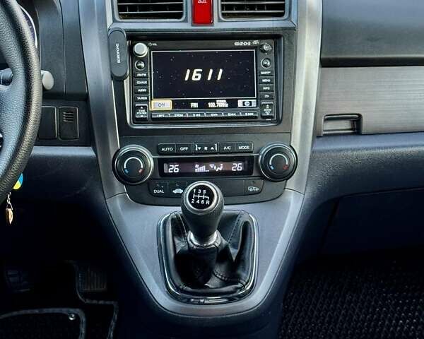 Серый Хонда СРВ, объемом двигателя 2.2 л и пробегом 286 тыс. км за 9100 $, фото 20 на Automoto.ua