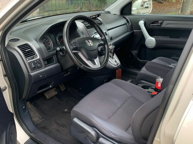 Серый Хонда СРВ, объемом двигателя 2 л и пробегом 330 тыс. км за 8000 $, фото 2 на Automoto.ua