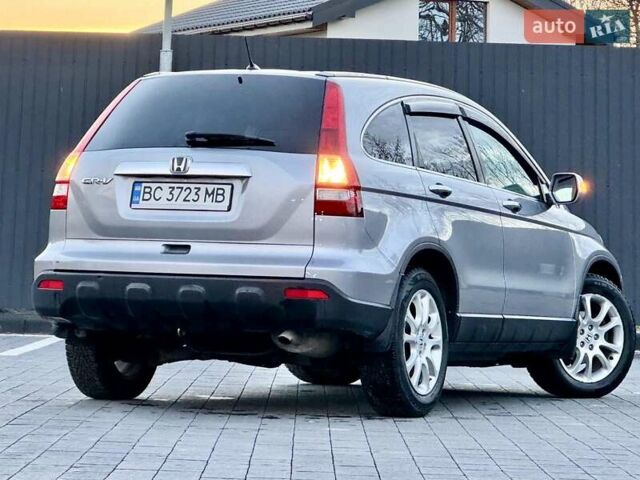 Серый Хонда СРВ, объемом двигателя 2.2 л и пробегом 286 тыс. км за 9100 $, фото 9 на Automoto.ua