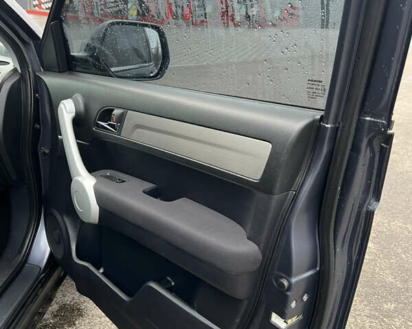 Сірий Хонда СРВ, об'ємом двигуна 2 л та пробігом 187 тис. км за 9800 $, фото 12 на Automoto.ua