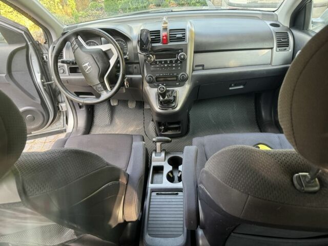 Серый Хонда СРВ, объемом двигателя 2.2 л и пробегом 260 тыс. км за 9800 $, фото 6 на Automoto.ua