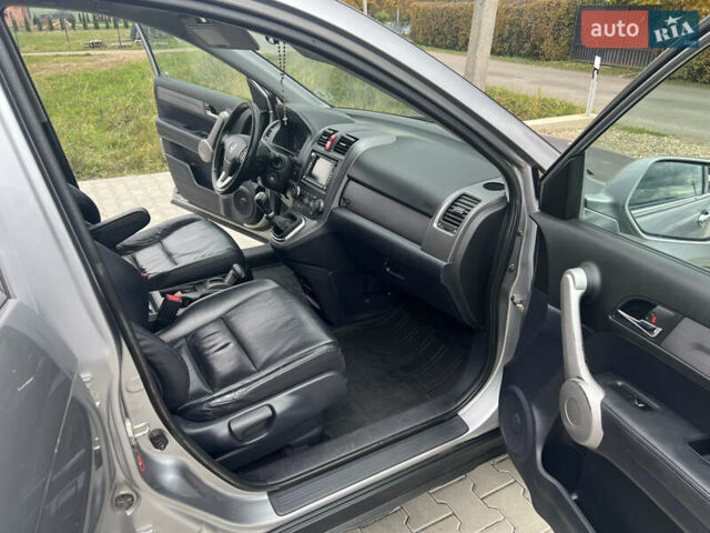 Серый Хонда СРВ, объемом двигателя 2.2 л и пробегом 293 тыс. км за 9800 $, фото 25 на Automoto.ua