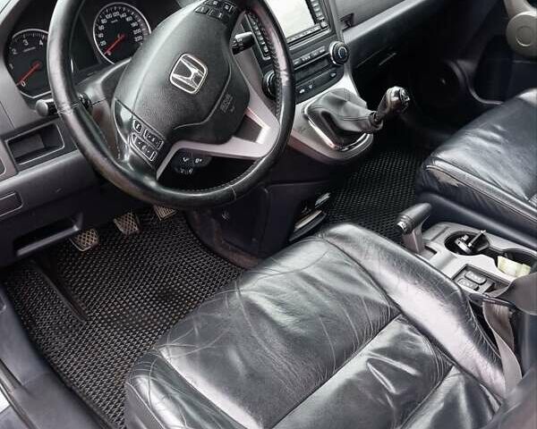 Серый Хонда СРВ, объемом двигателя 2.2 л и пробегом 320 тыс. км за 8900 $, фото 7 на Automoto.ua