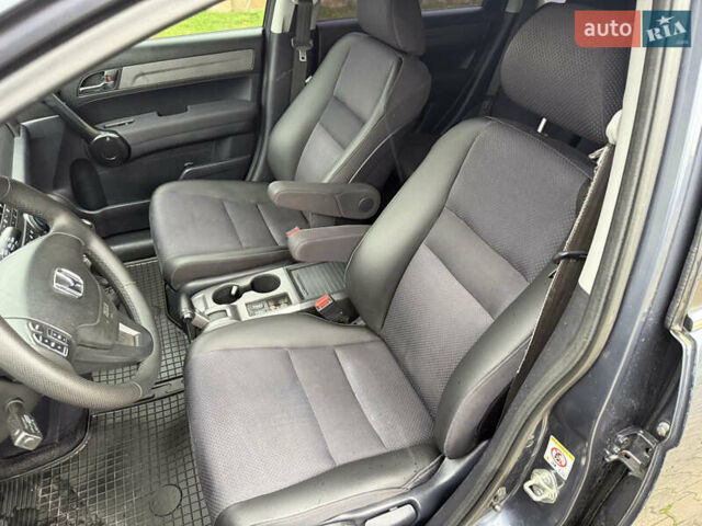 Серый Хонда СРВ, объемом двигателя 2 л и пробегом 236 тыс. км за 8111 $, фото 8 на Automoto.ua