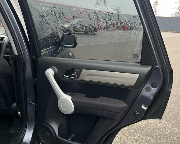 Сірий Хонда СРВ, об'ємом двигуна 2 л та пробігом 187 тис. км за 9800 $, фото 13 на Automoto.ua