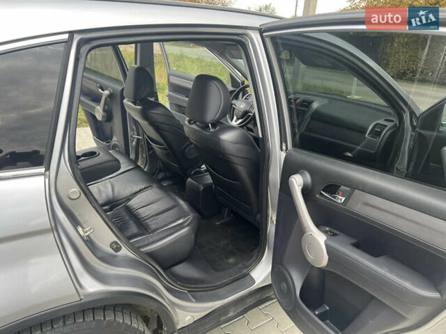 Серый Хонда СРВ, объемом двигателя 2.2 л и пробегом 293 тыс. км за 9800 $, фото 30 на Automoto.ua