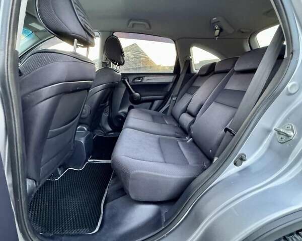 Серый Хонда СРВ, объемом двигателя 2.2 л и пробегом 286 тыс. км за 9100 $, фото 21 на Automoto.ua