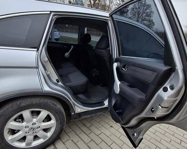 Серый Хонда СРВ, объемом двигателя 2 л и пробегом 240 тыс. км за 8200 $, фото 10 на Automoto.ua