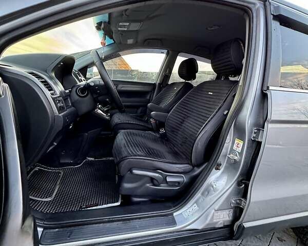 Серый Хонда СРВ, объемом двигателя 2.2 л и пробегом 286 тыс. км за 9100 $, фото 15 на Automoto.ua