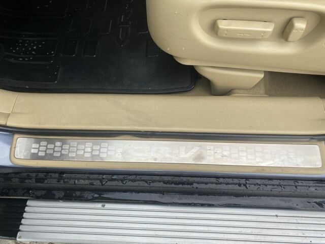 Серый Хонда СРВ, объемом двигателя 2.2 л и пробегом 235 тыс. км за 9500 $, фото 9 на Automoto.ua