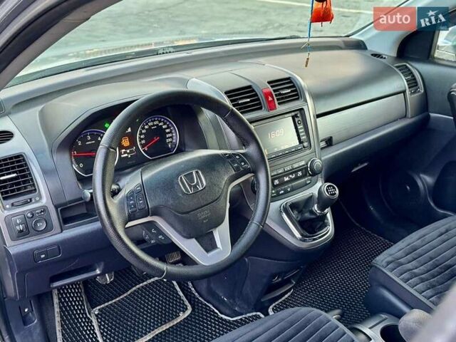 Серый Хонда СРВ, объемом двигателя 2.2 л и пробегом 286 тыс. км за 9100 $, фото 17 на Automoto.ua
