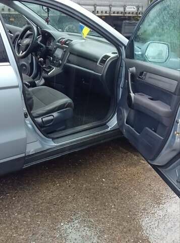 Серый Хонда СРВ, объемом двигателя 2.2 л и пробегом 232 тыс. км за 11000 $, фото 6 на Automoto.ua