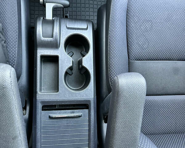 Сірий Хонда СРВ, об'ємом двигуна 2.2 л та пробігом 250 тис. км за 10900 $, фото 26 на Automoto.ua