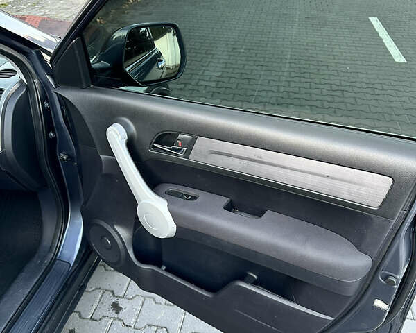 Сірий Хонда СРВ, об'ємом двигуна 2.2 л та пробігом 250 тис. км за 10900 $, фото 19 на Automoto.ua