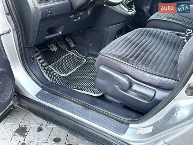 Серый Хонда СРВ, объемом двигателя 2.2 л и пробегом 286 тыс. км за 9100 $, фото 16 на Automoto.ua