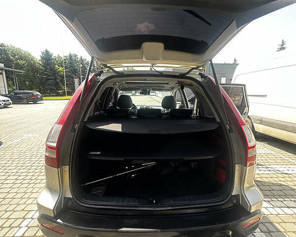 Серый Хонда СРВ, объемом двигателя 2.2 л и пробегом 330 тыс. км за 9200 $, фото 11 на Automoto.ua