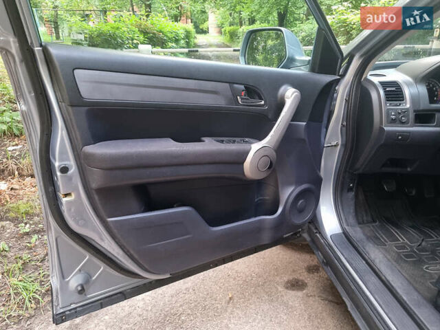 Серый Хонда СРВ, объемом двигателя 2 л и пробегом 390 тыс. км за 9200 $, фото 29 на Automoto.ua