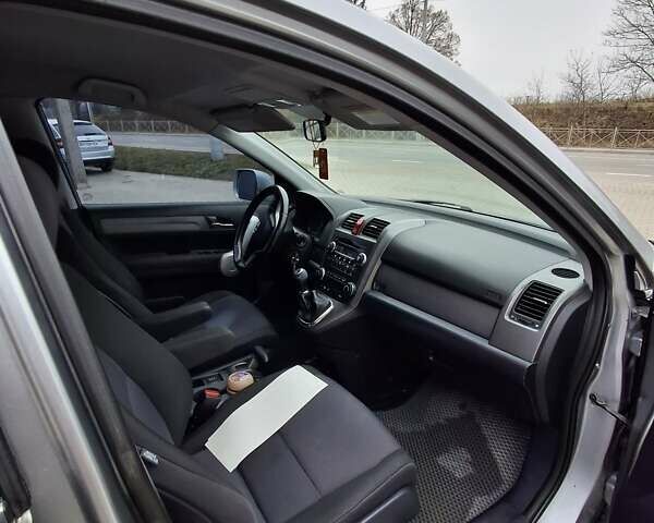 Серый Хонда СРВ, объемом двигателя 2 л и пробегом 240 тыс. км за 8200 $, фото 7 на Automoto.ua