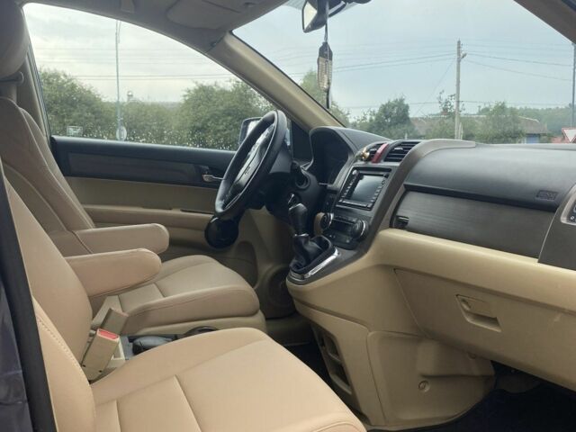 Серый Хонда СРВ, объемом двигателя 2.2 л и пробегом 235 тыс. км за 9500 $, фото 18 на Automoto.ua