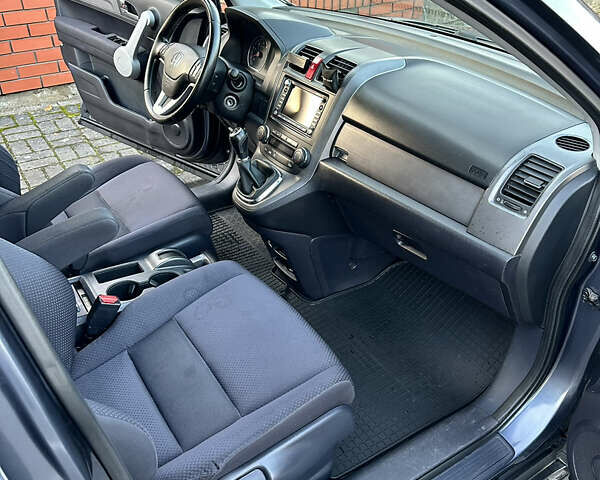 Сірий Хонда СРВ, об'ємом двигуна 2.2 л та пробігом 250 тис. км за 10900 $, фото 20 на Automoto.ua