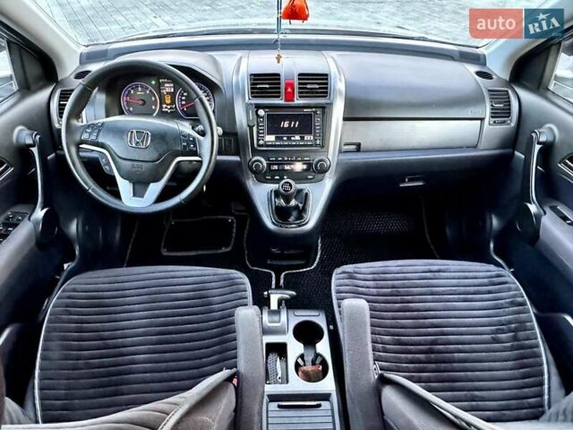 Серый Хонда СРВ, объемом двигателя 2.2 л и пробегом 286 тыс. км за 9100 $, фото 18 на Automoto.ua