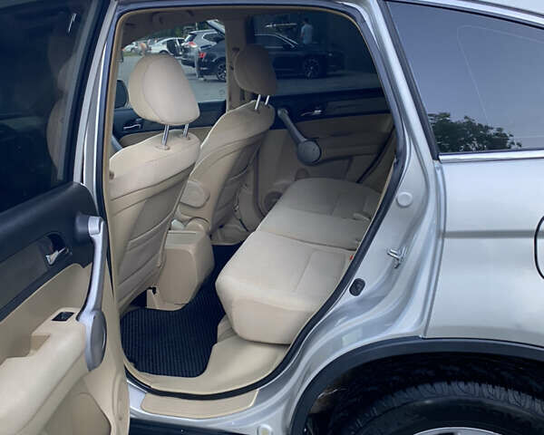 Серый Хонда СРВ, объемом двигателя 2.2 л и пробегом 230 тыс. км за 9500 $, фото 8 на Automoto.ua