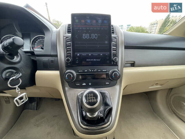 Серый Хонда СРВ, объемом двигателя 2.2 л и пробегом 299 тыс. км за 8700 $, фото 15 на Automoto.ua