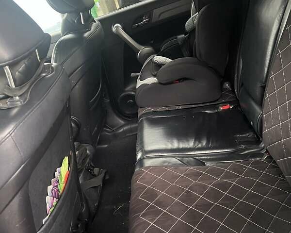 Сірий Хонда СРВ, об'ємом двигуна 2.2 л та пробігом 260 тис. км за 9300 $, фото 4 на Automoto.ua