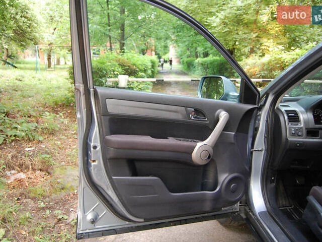 Серый Хонда СРВ, объемом двигателя 2 л и пробегом 390 тыс. км за 9200 $, фото 30 на Automoto.ua