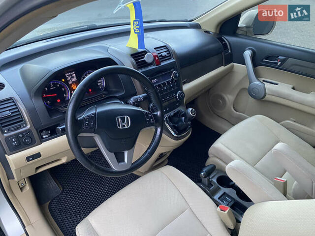 Серый Хонда СРВ, объемом двигателя 2.2 л и пробегом 230 тыс. км за 9500 $, фото 10 на Automoto.ua