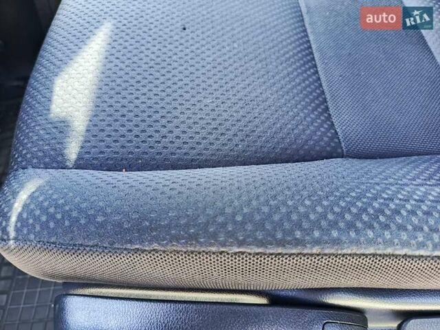 Серый Хонда СРВ, объемом двигателя 2.2 л и пробегом 247 тыс. км за 10550 $, фото 16 на Automoto.ua