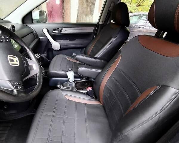 Серый Хонда СРВ, объемом двигателя 2.2 л и пробегом 239 тыс. км за 9900 $, фото 6 на Automoto.ua