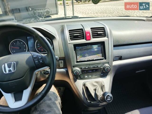 Серый Хонда СРВ, объемом двигателя 2.2 л и пробегом 247 тыс. км за 10550 $, фото 7 на Automoto.ua