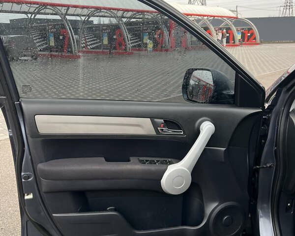 Сірий Хонда СРВ, об'ємом двигуна 2 л та пробігом 187 тис. км за 9800 $, фото 17 на Automoto.ua