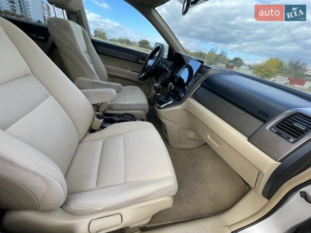 Серый Хонда СРВ, объемом двигателя 2.2 л и пробегом 299 тыс. км за 8700 $, фото 9 на Automoto.ua