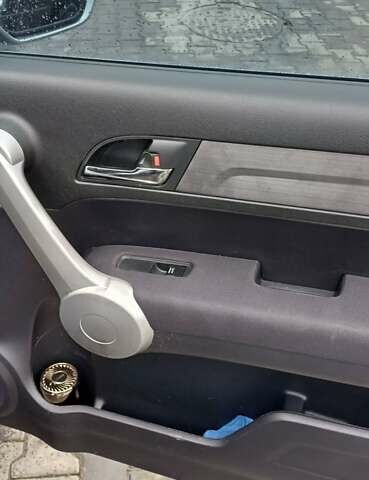 Серый Хонда СРВ, объемом двигателя 2 л и пробегом 194 тыс. км за 10500 $, фото 17 на Automoto.ua