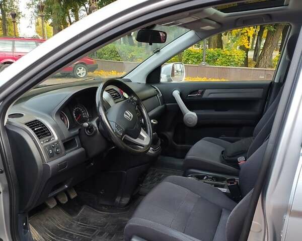 Серый Хонда СРВ, объемом двигателя 2.2 л и пробегом 240 тыс. км за 9900 $, фото 14 на Automoto.ua