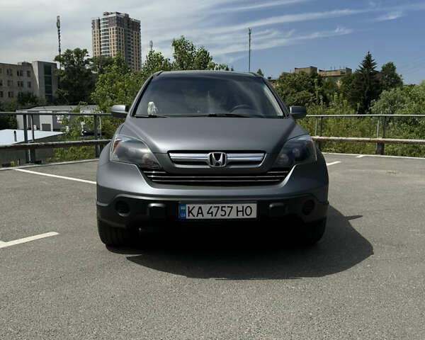 Серый Хонда СРВ, объемом двигателя 2.35 л и пробегом 300 тыс. км за 8500 $, фото 1 на Automoto.ua